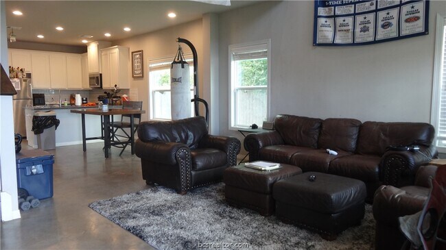 3104 Green St Bryan, TX 77801 photo 2