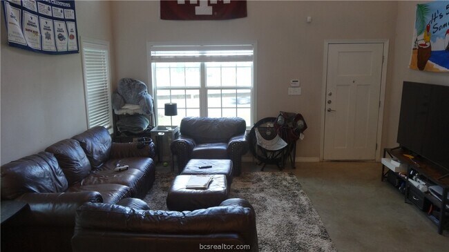 3104 Green St Bryan, TX 77801 photo 4