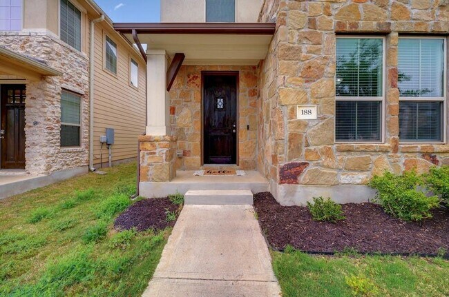 188 Diamond Point Dr Dripping Springs, TX 78620 photo 4