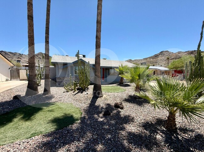 9441 N 15th Pl Phoenix, AZ 85020 photo 2