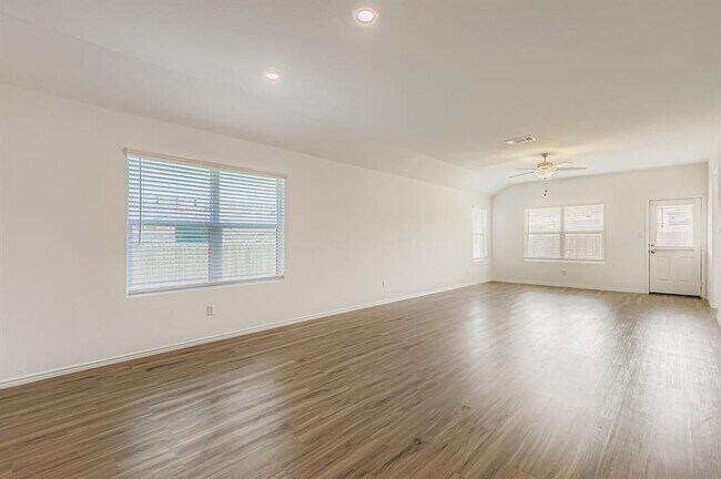128 Concho Brook Bnd Georgetown, TX 78626 photo 4