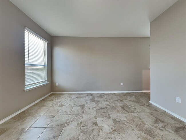 370 Sunlight Blvd Kyle, TX 78640 photo 4
