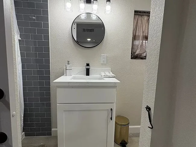 6832 W Fillmore St Phoenix, AZ 85043 photo 2