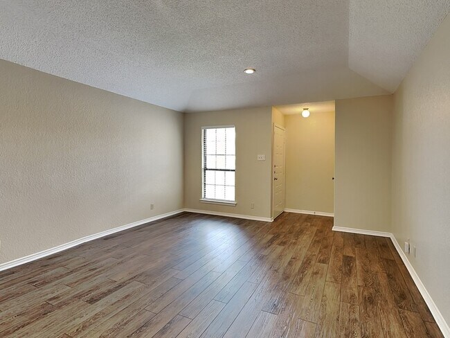 836 White Rock Street, Saginaw, TX 76179 photo 3