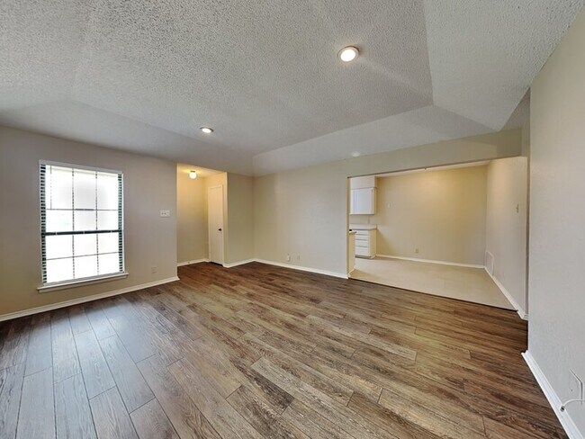 836 White Rock Street, Saginaw, TX 76179 photo 2