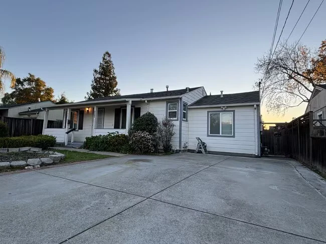 2019 Fir St Concord, CA 94519 photo 2