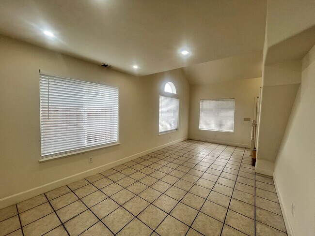 1136 Phelan Way, San Jose, CA 95122 photo 4
