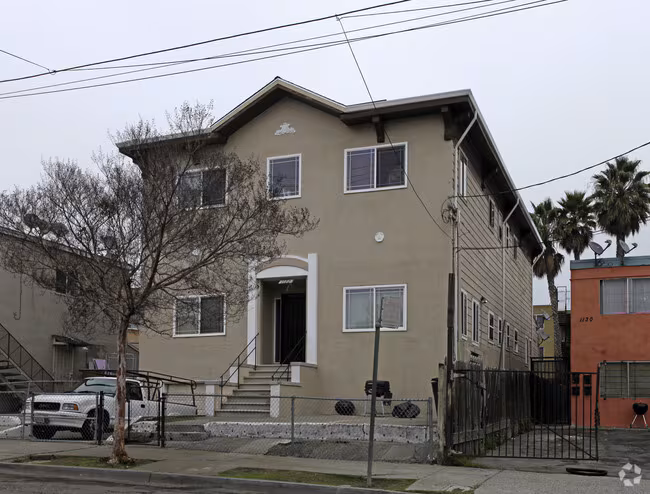 1122 E 17th Street photo 2