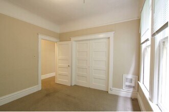 1346 Pine photo 5