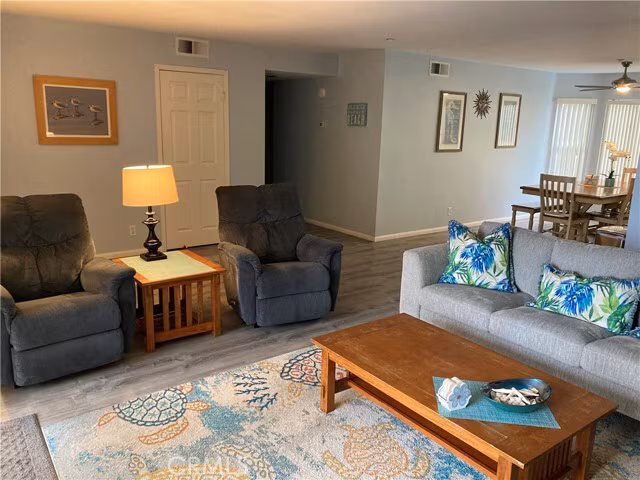 501 N Pacific St Oceanside, CA 92054 photo 3