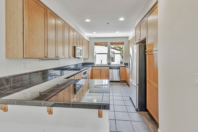 901 Font Terrace, San Jose, CA 95126 photo 2