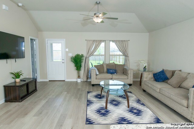 10318 Pinkston San Antonio, TX 78252 photo 3