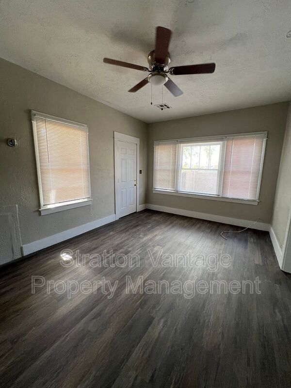 2032 W Adams St Phoenix, AZ 85009 photo 3