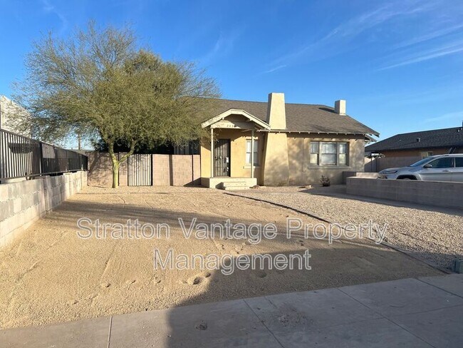 2032 W Adams St Phoenix, AZ 85009 photo 2
