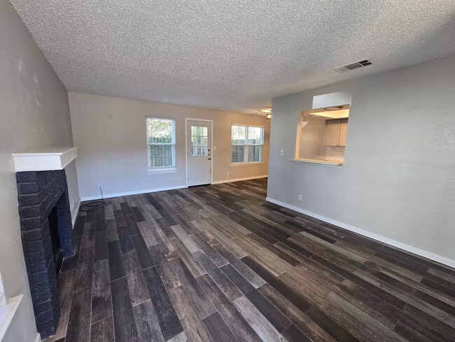 8810 Springmail Cir Austin, TX 78729 photo 3
