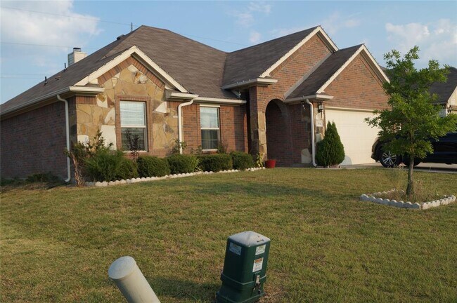 504 Autumn Trail, Royse City, TX 75189 photo 2