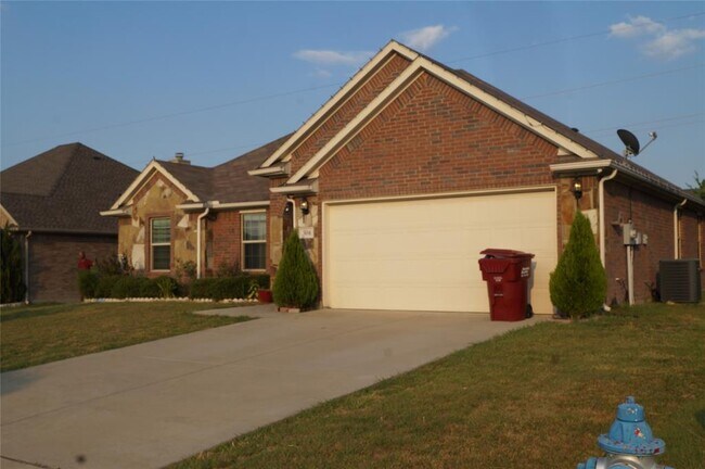 504 Autumn Trail, Royse City, TX 75189 photo 3