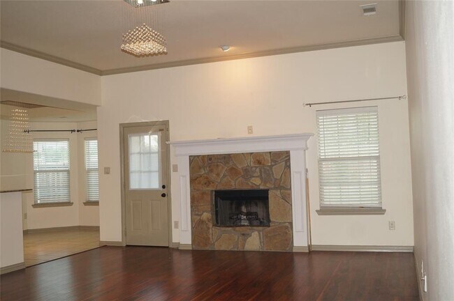 504 Autumn Trail, Royse City, TX 75189 photo 4