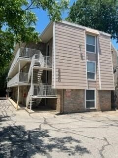 2220 Leon St Austin, TX 78705 photo 3