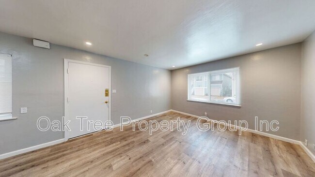 824 15th St Oakland, CA 94607 photo 3