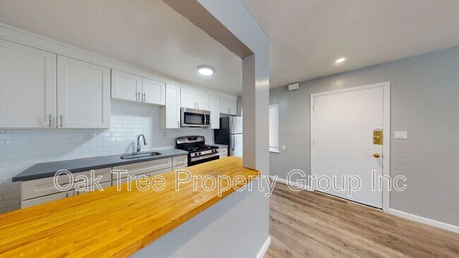 824 15th St Oakland, CA 94607 photo 4