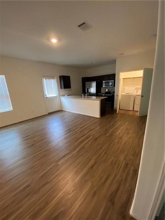 129 Vulcan Dr Jarrell, TX 76537 photo 3