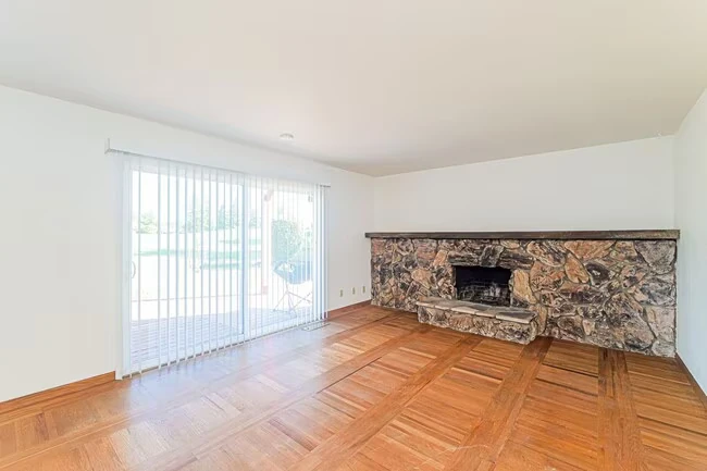 4987 Fern Pl Rohnert Park, CA 94928 photo 2