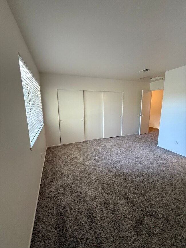 451 Tabor Ave Fairfield, CA 94533 photo 2