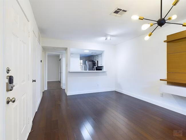 Allendale Condominiums photo 2