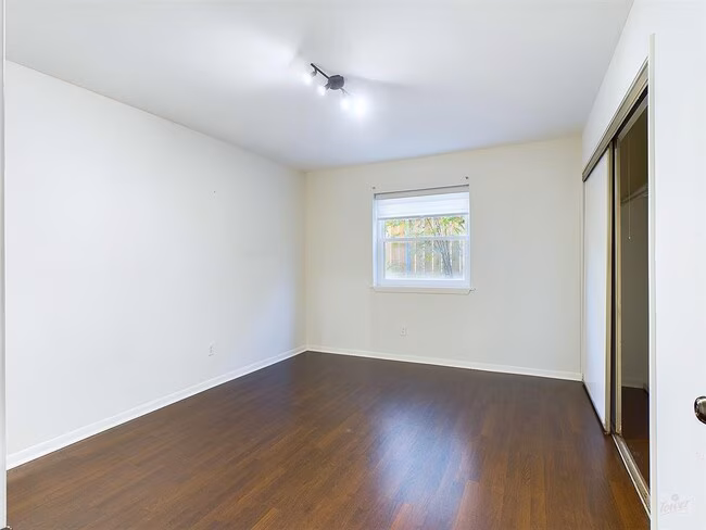 Allendale Condominiums photo 4