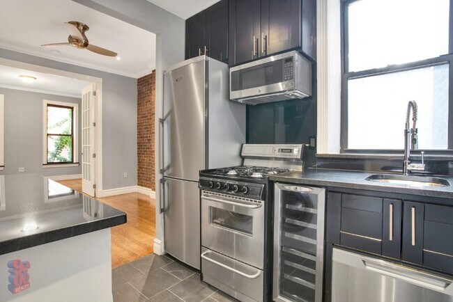 722 Tenth Ave (between 49th & 50th), #4A photo 4