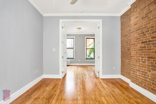 722 Tenth Ave (between 49th & 50th), #4A photo 2