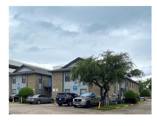 124 S Roberts Cut Off Rd Fort Worth, TX 76114 photo 3