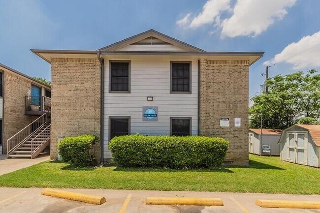 124 S Roberts Cut Off Rd Fort Worth, TX 76114 photo 5