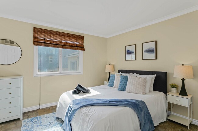 1326 Seacoast Dr Imperial Beach, CA 91932 photo 2