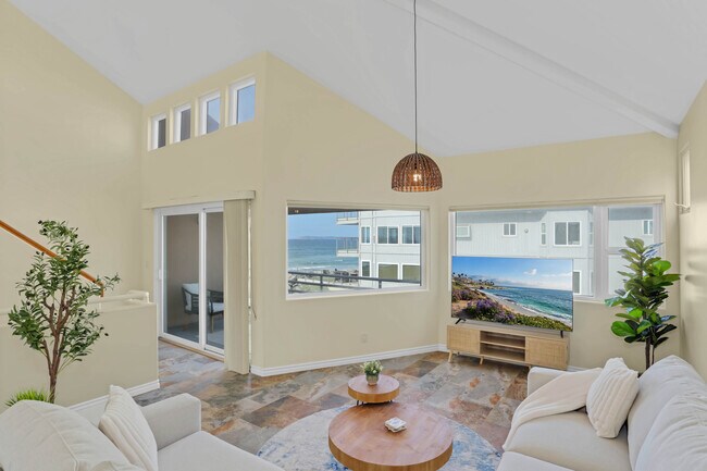 1326 Seacoast Dr Imperial Beach, CA 91932 photo 3