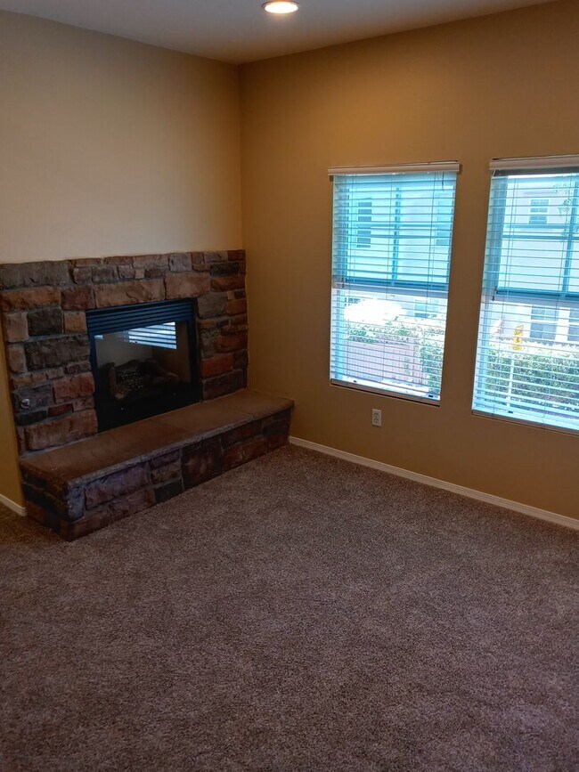 36324 Grazia Way Winchester, CA 92596 photo 4