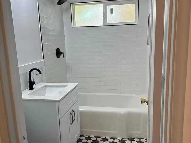 938 Vervais Ave Vallejo, CA 94591 photo 3