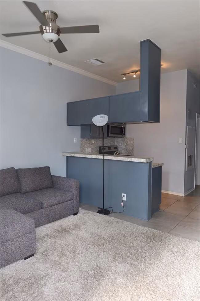 2802 Nueces St Austin, TX 78705 photo 3
