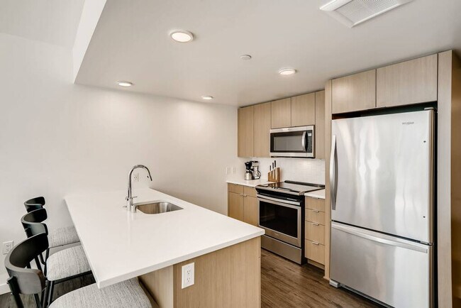 1001 Minor Ave Seattle, WA 98104 photo 5