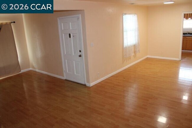 2337 Rumrill Rd San Pablo, CA 94806 photo 5