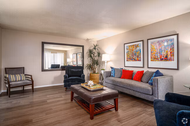 Waterford Grove Apartments photo 4