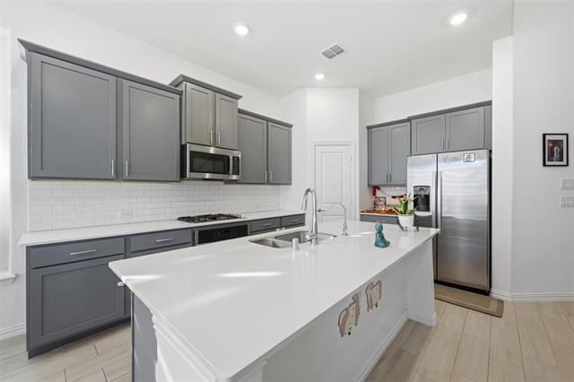 2121 Esher Dr Little Elm, TX 75068 photo 4
