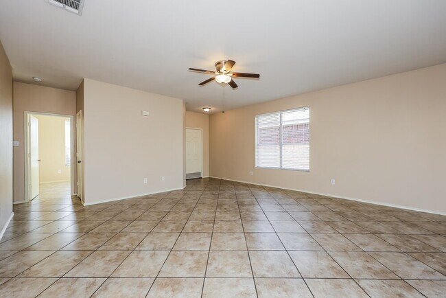 1104 Castle Springs Rd Fort Worth, TX 76134 photo 4