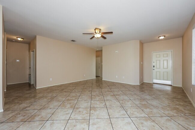 1104 Castle Springs Rd Fort Worth, TX 76134 photo 3