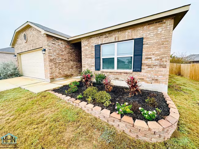 1200 Legend Pass New Braunfels, TX 78130 photo 2