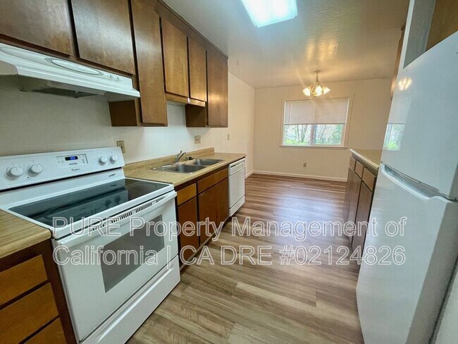 847 Madison St Petaluma, CA 94952 photo 3