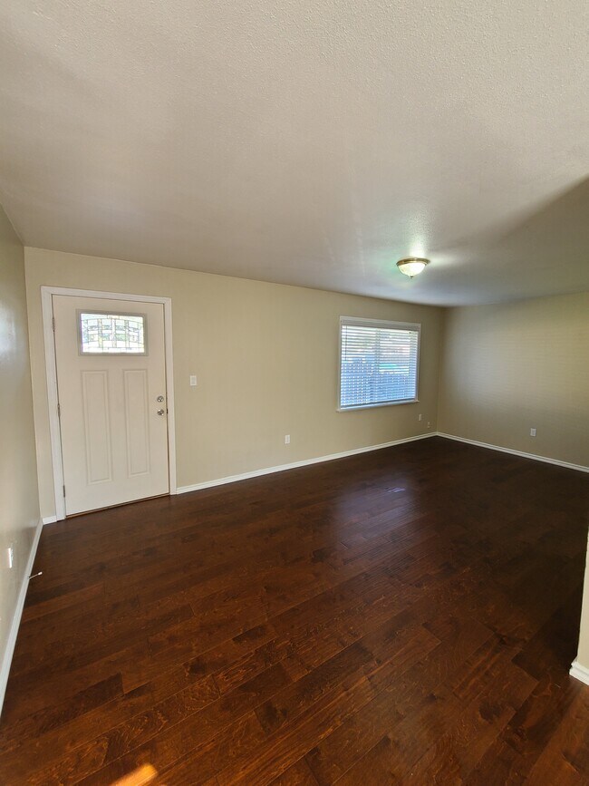 15108 Washington Ave SW Tacoma, WA 98498 photo 4