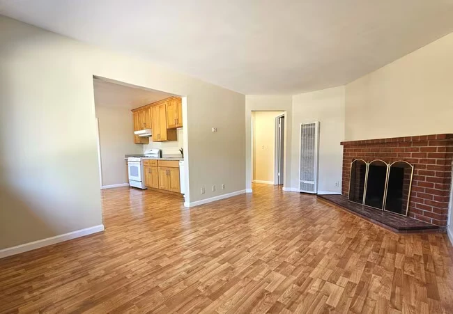 487 N Rengstorff Ave Mountain View, CA 94043 photo 3