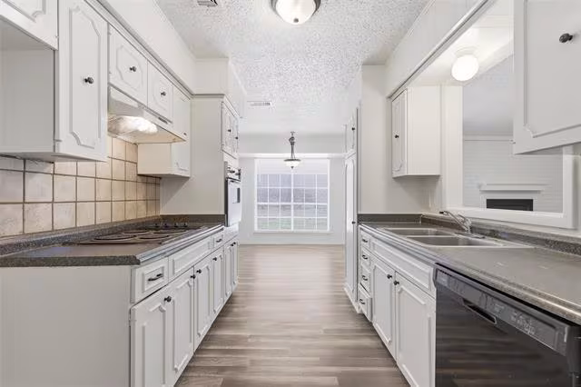 125 N Jessup St Alvarado, TX 76009 photo 4